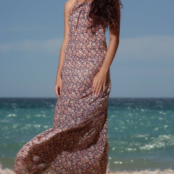 Zara limited edition printed maxi dress you cannot miss - Picture 2 of 6